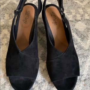 Women’s Black Heels - size 8M